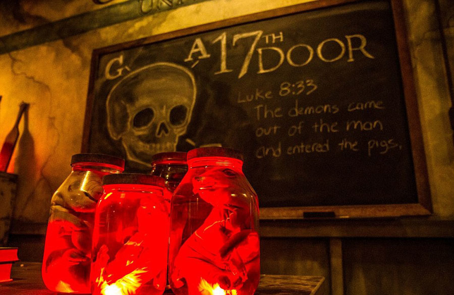 全球最恐怖鬼屋 进入前须签弃权声明