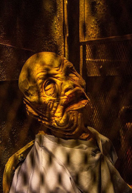 全球最恐怖鬼屋 进入前须签弃权声明