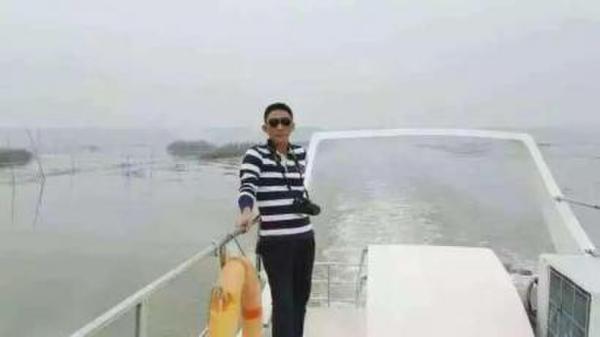 男子喝矿泉水中毒