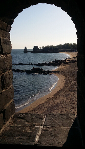 山海关5A景区被摘牌 旅游局长失声痛哭：我是罪人