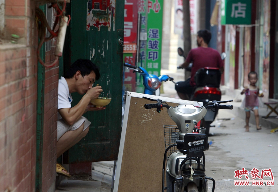 河南城中村现状：咫尺天涯