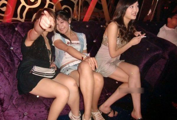 酒吧女自曝内幕：环境混乱不堪还要完成创收任务