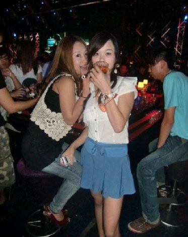 酒吧女自曝内幕：环境混乱不堪还要完成创收任务