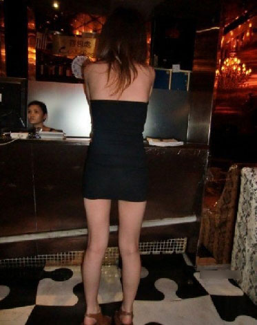 酒吧女自曝内幕：环境混乱不堪还要完成创收任务