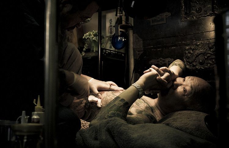 摄影师深入虎穴 拍摄日本黑帮生活