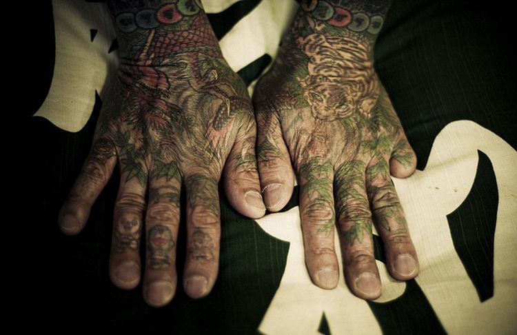 摄影师深入虎穴 拍摄日本黑帮生活