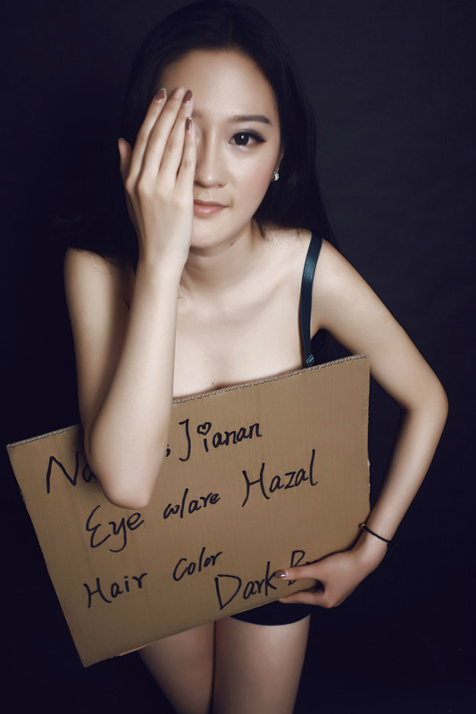 理工校花秀性感健身照 为马甲线大汗淋漓