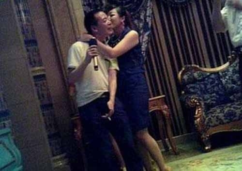 福州晋安区房管局曝出“不雅照”