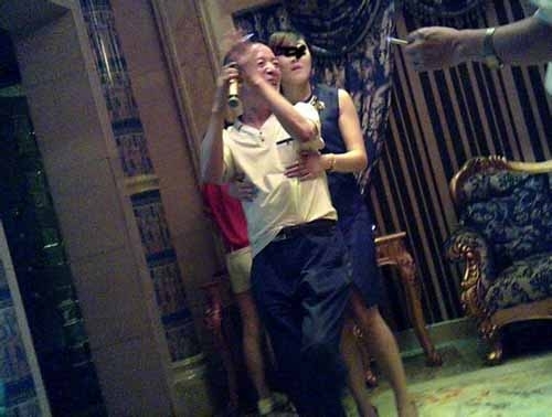 福州晋安区房管局曝出“不雅照”