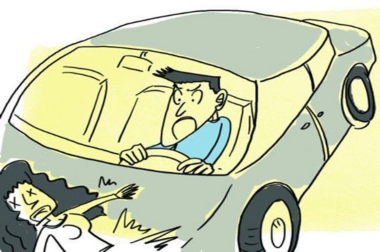 开车撞人母亲顶包 儿子切断与外界联系躲起来