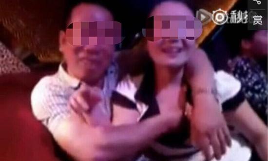 不雅视频截图。