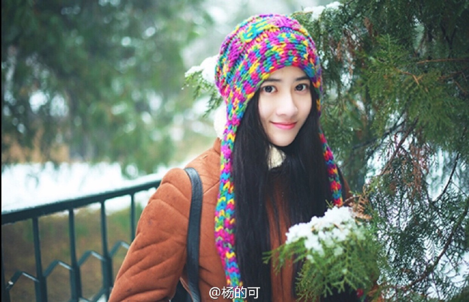 校花晒芙蓉出水写真 傲人身材美到窒息