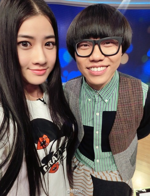 校花晒芙蓉出水写真 傲人身材美到窒息