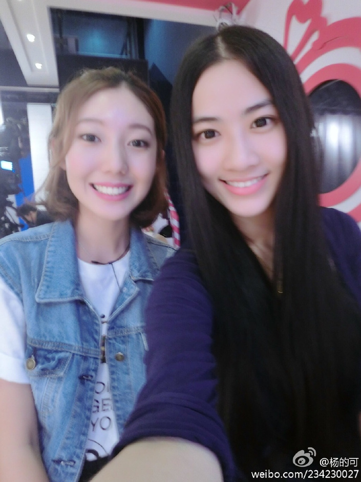 校花晒芙蓉出水写真 傲人身材美到窒息