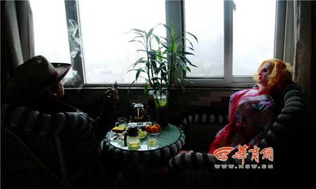 西安七旬空巢老人花费千元买充气娃娃解闷