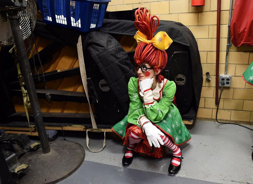 美国火箭女郎热辣 “大腿舞”再现舞台