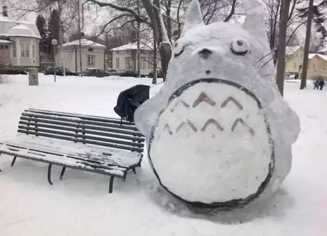 曾经,我以为自己堆雪人已经很牛了……直到看完这个