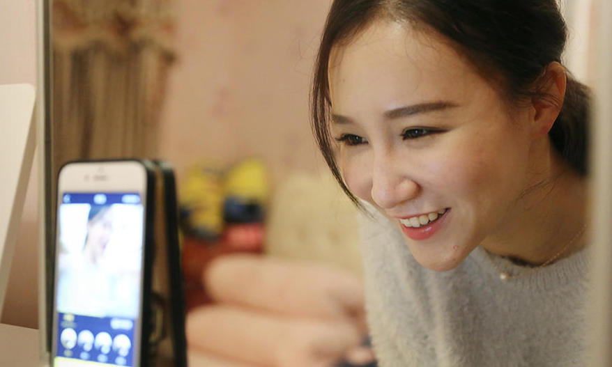 网红打拼记：被骂小三脸躲被窝哭