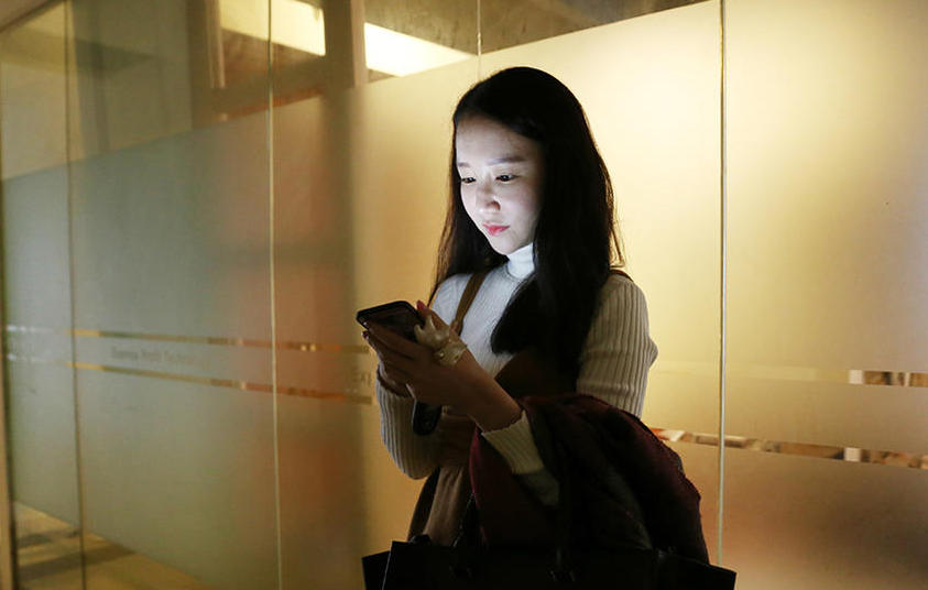 网红打拼记：被骂小三脸躲被窝哭