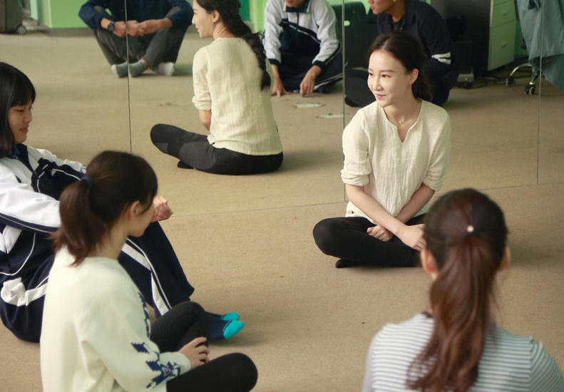 网红打拼记：被骂小三脸躲被窝哭