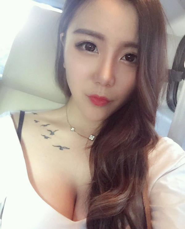 揭秘女子电竞内幕:美艳背后的潜规则