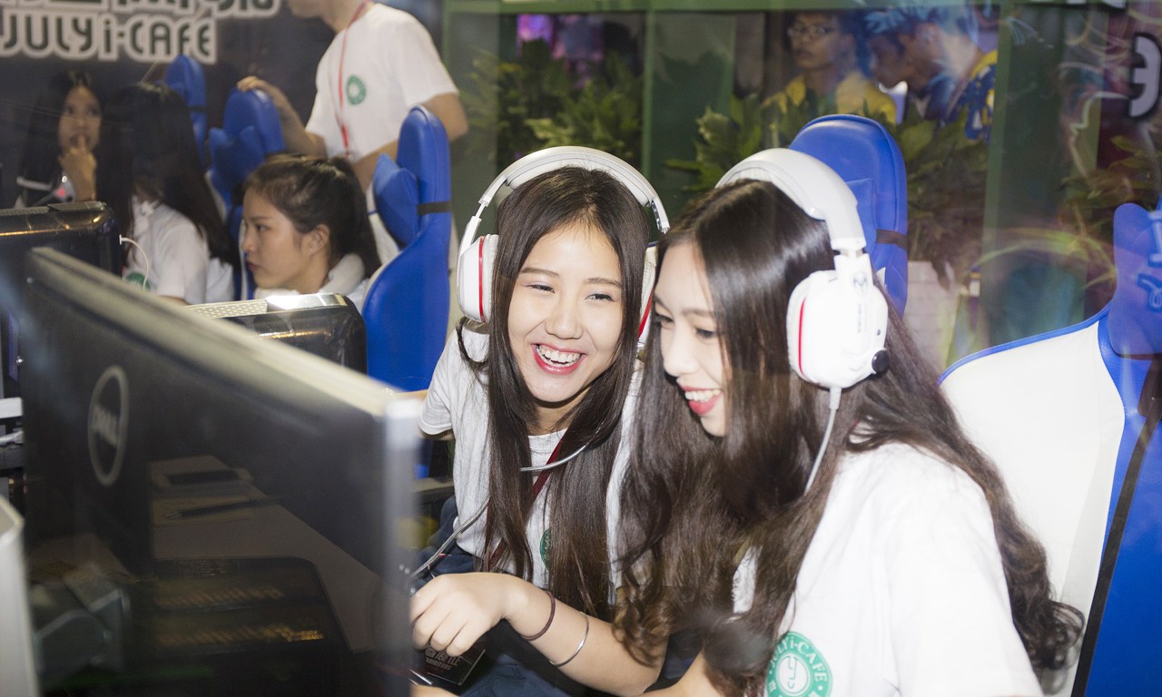 揭秘女子电竞内幕:美艳背后的潜规则