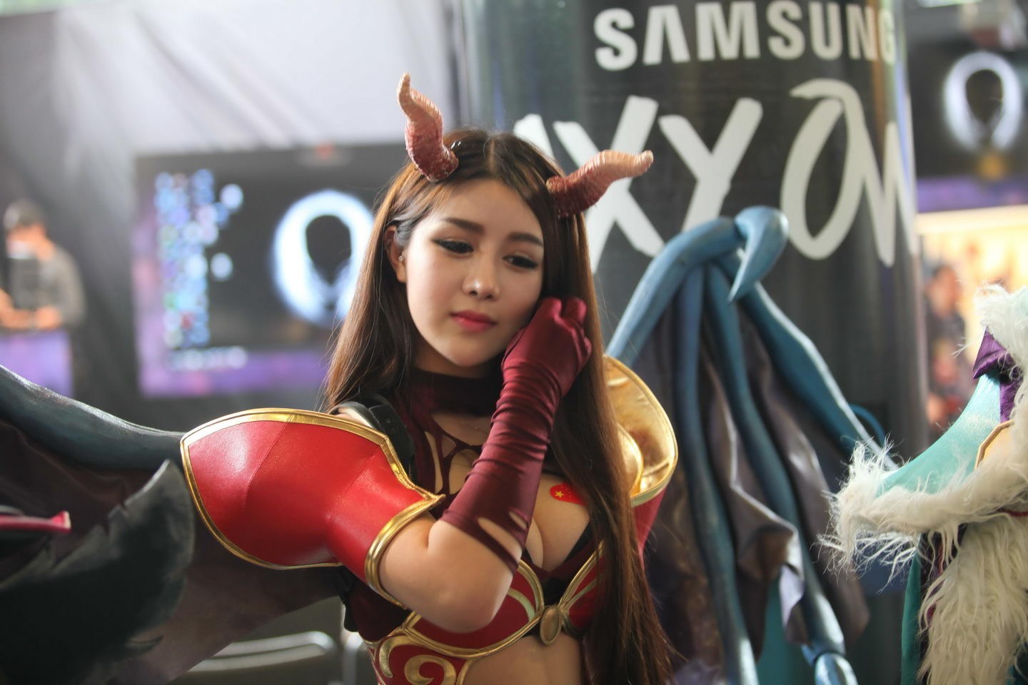 揭秘女子电竞内幕:美艳背后的潜规则