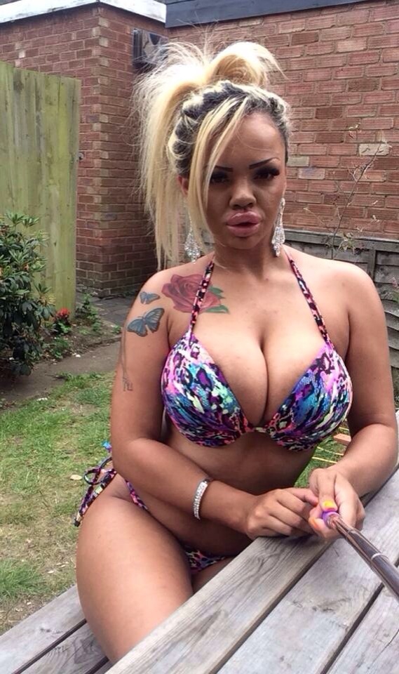 母女俩花费近53万人民币 整容成同一明星脸