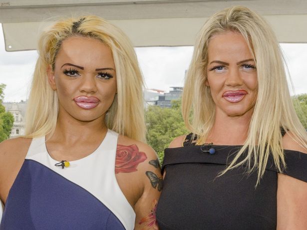 母女俩花费近53万人民币 整容成同一明星脸