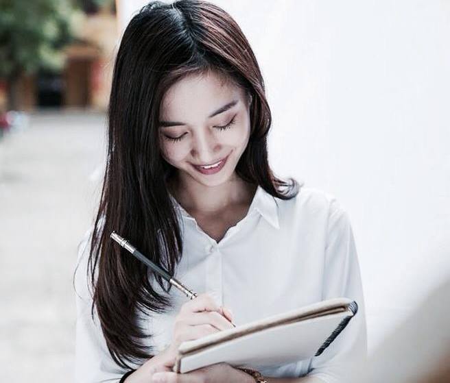 越南版“奶茶妹妹”衣品清新