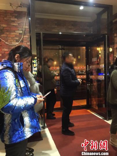 图为“天价鱼”事件中的带队导游当事人供图摄