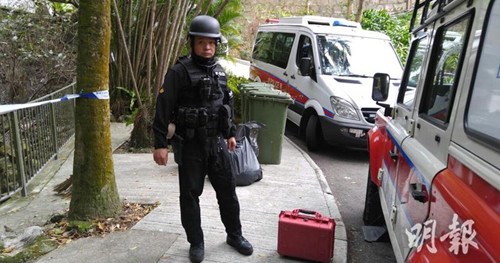 炸弹品处理课人员到场调查。（图：香港《明报》网站）