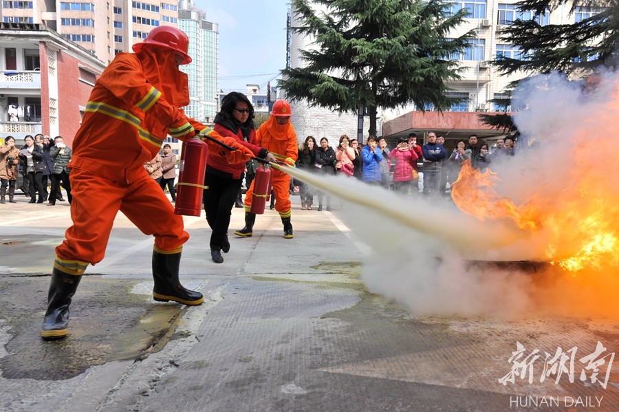 社区微型消防站全省首次演练