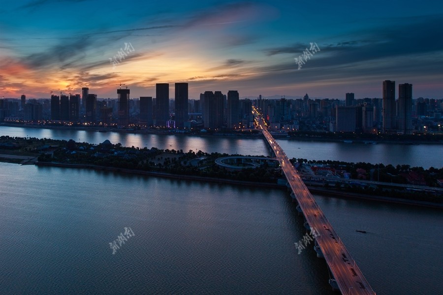 寻找摄影师丨阿诺:长沙,就像湘妹子,美就这样任性!