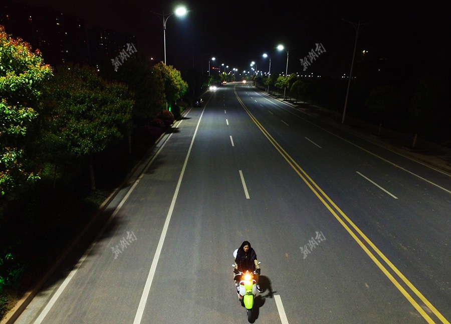 “衡阳大妈”跳钢管舞 每周健身18个小时 新湖南www.hunanabc.com