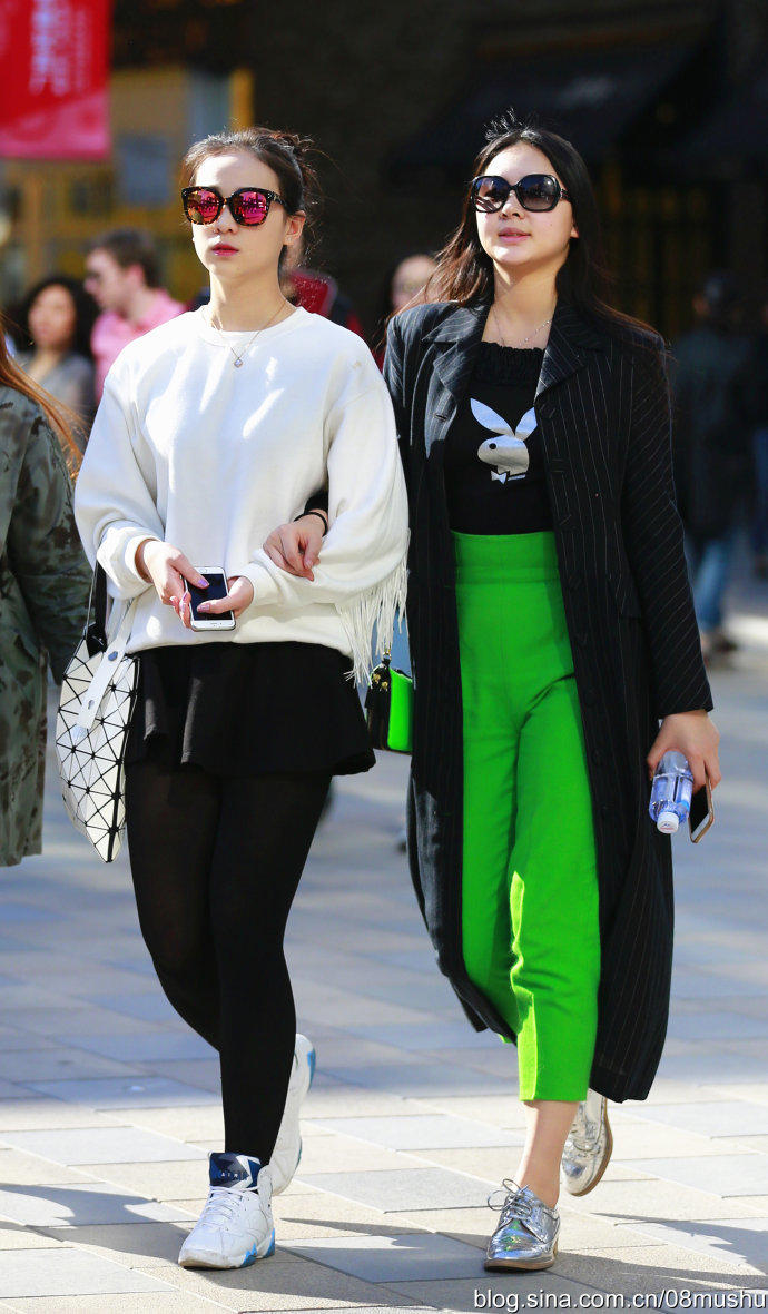 街拍:三里屯个性潮女