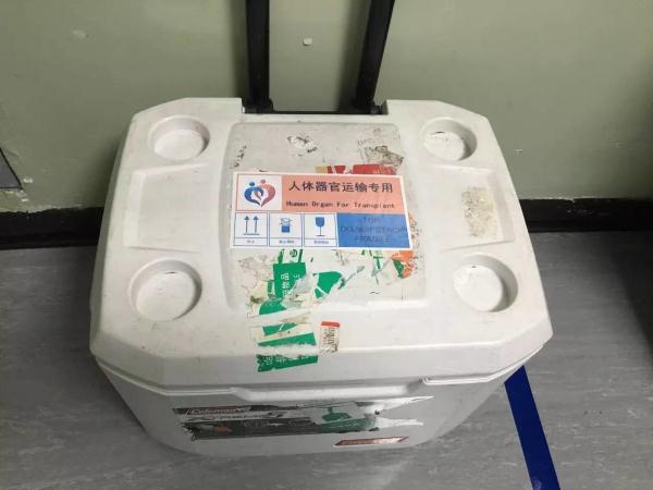 点赞 | “绿色通道”开通后首例：四个小时700多公里，一颗移植心脏的转运之旅…