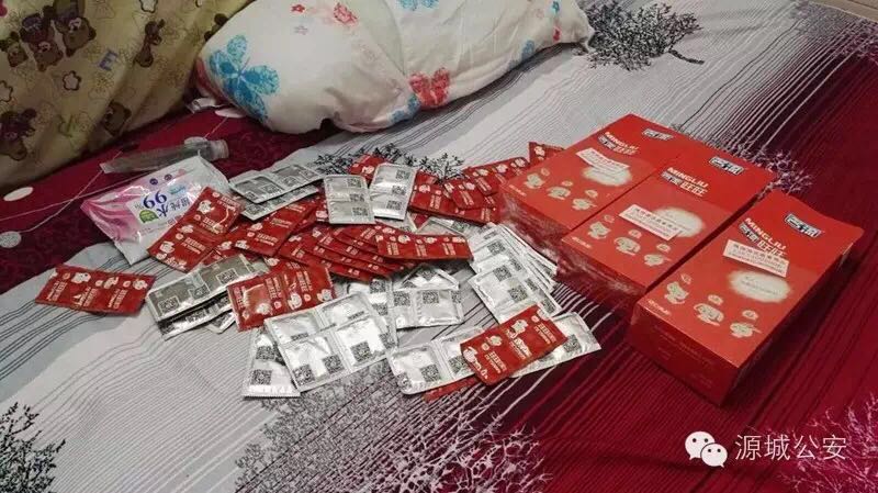 广东:警方扫黄现场 打击“站街女”