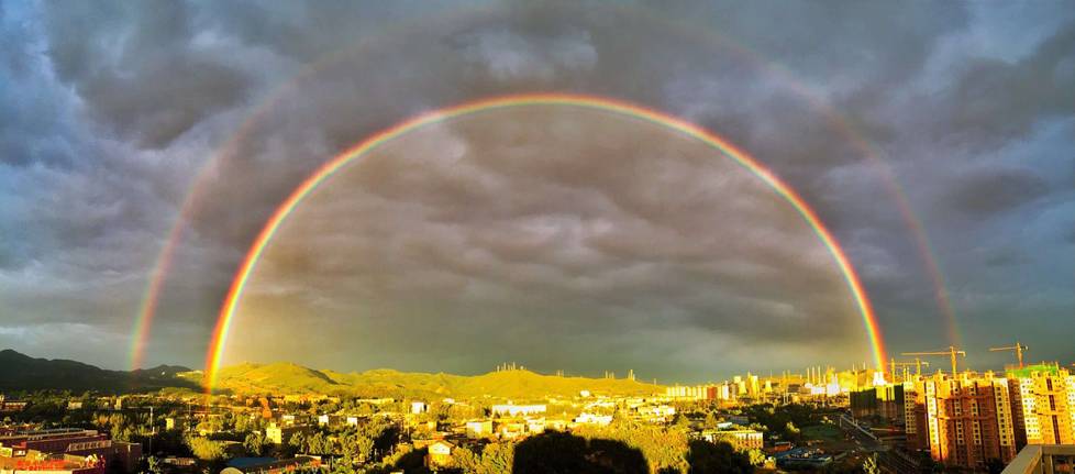 刷爆朋友圈的北京双彩虹