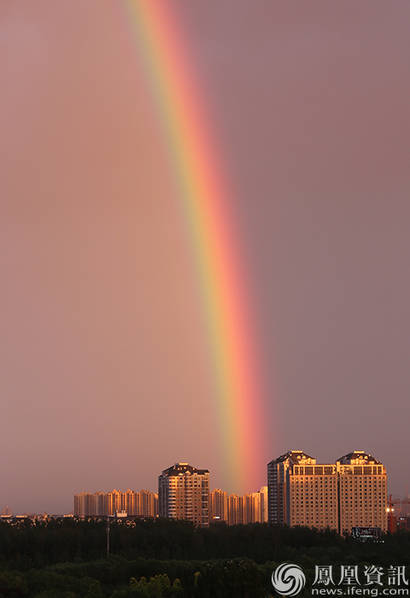 刷爆朋友圈的北京双彩虹