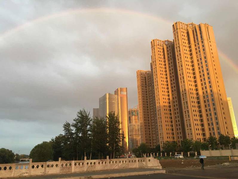 刷爆朋友圈的北京双彩虹