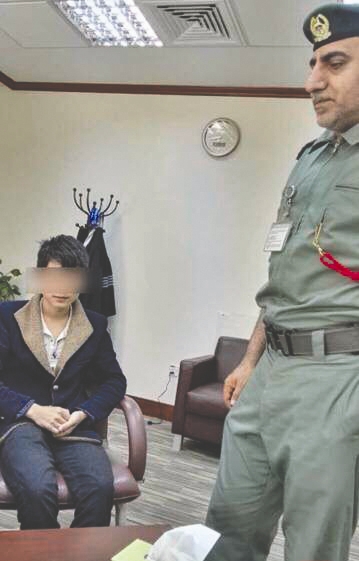 偷渡少年穿冬衣和姐姐视频：我在迪拜，我很好，不要担心