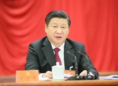图为：十八届五中全会于2015年10月26日至29日在北京举行，习近平作重要讲话。