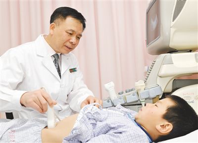 病人口袋_医生听诊病人口袋