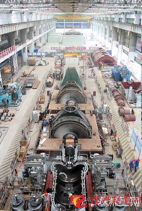 2号机组“扣盖”现场。 肖胜付 供图