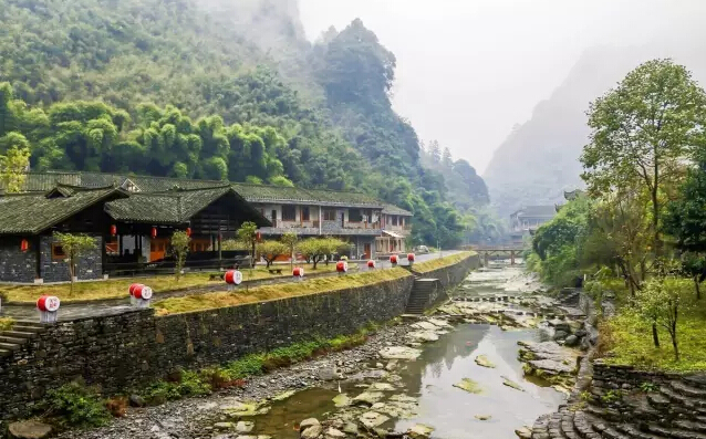 湘西土家族苗族自治州吉首市矮寨镇德夯村德夯村