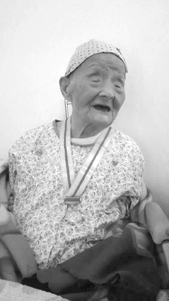 97岁抗战女兵辞世 战火中救伤员含泪掩埋战友