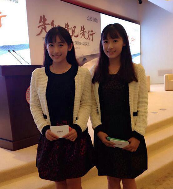 复旦双胞胎姐妹走红 清纯自拍刷屏