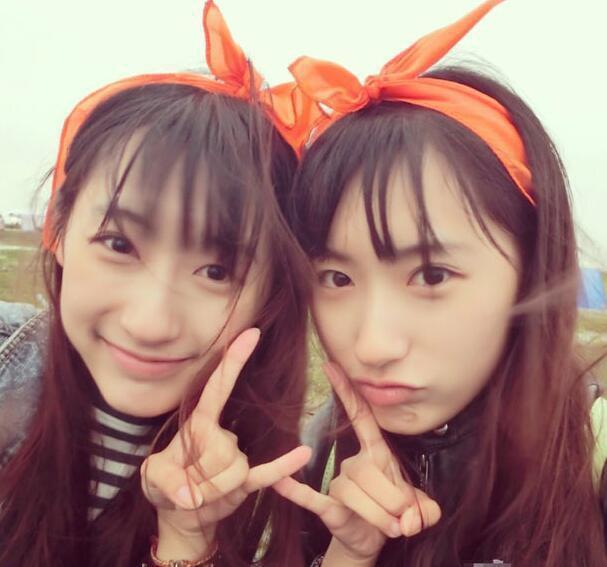 复旦双胞胎姐妹走红 清纯自拍刷屏