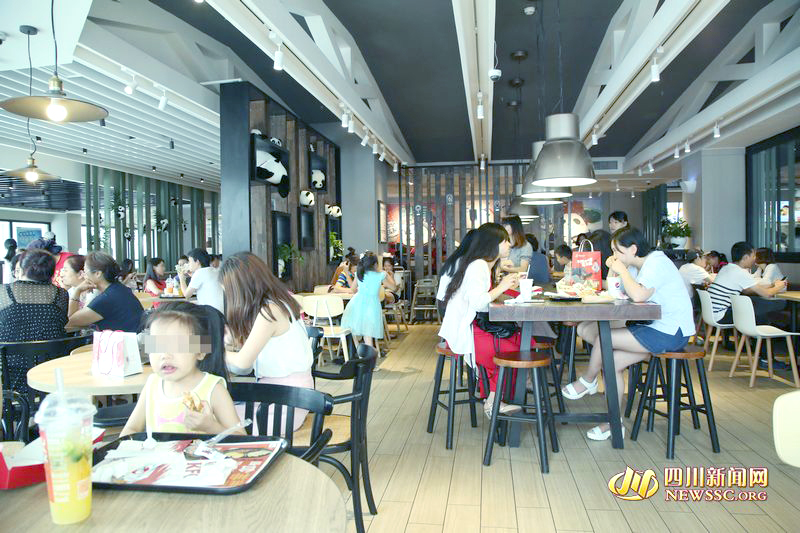 在竹林和熊猫的怀抱中就餐